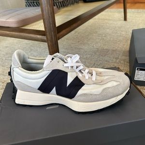 New Balance 327